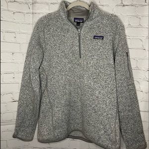 Patagonia quarter zip. Never worn.